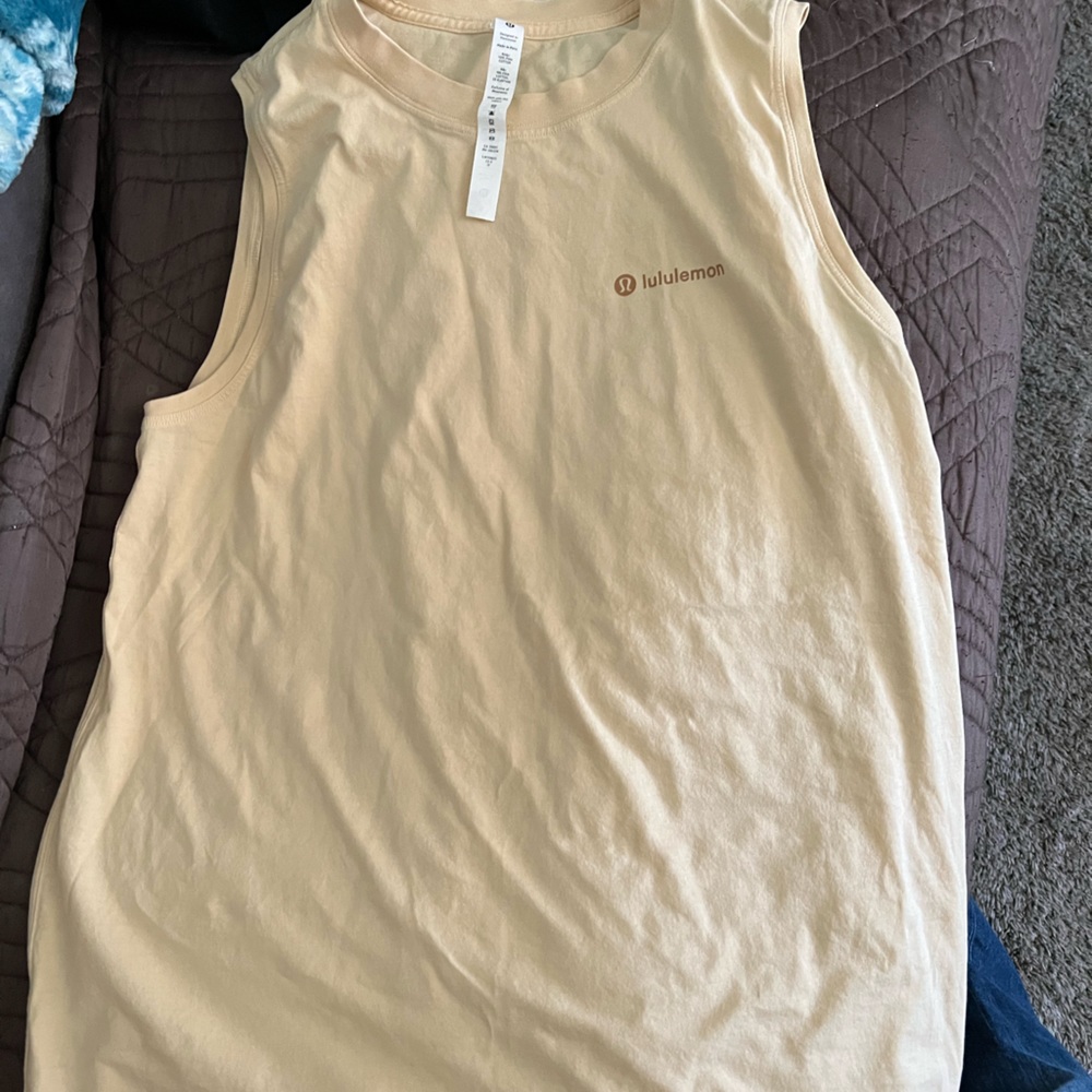 Size 6 lulu lemon tank